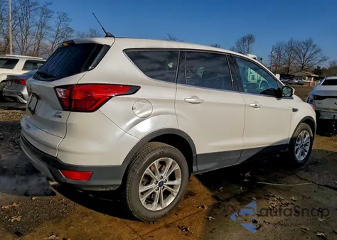 2019 Ford Escape Se z USA, uszkodzony, nr VIN 1FMCU9GD2KUC43153